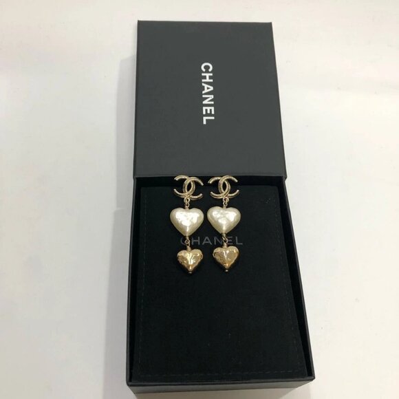 CHANEL CC Logos Pearl Drop Heart Stud Earrings Gold Tone B22C Auth w/Box #7511 - Picture 9 of 9
